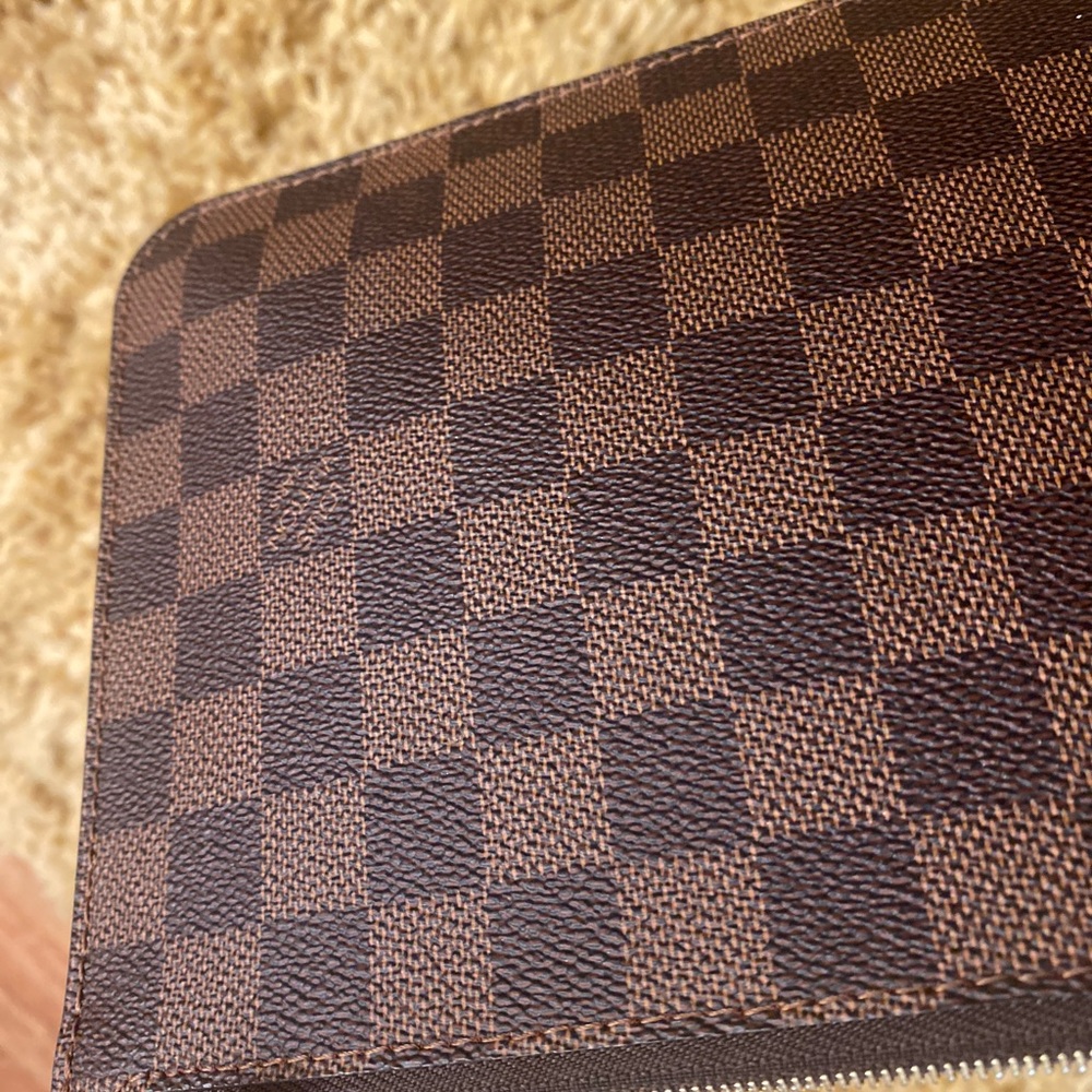 Authentic Louis Vuitton wristlet damier 9.5x6 - Picture 6 of 6